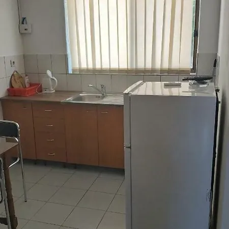 Danica Omis Appartement *