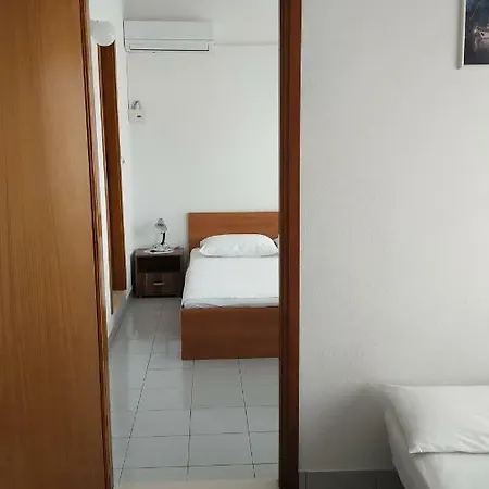 Danica Omis Apartamento Duće
