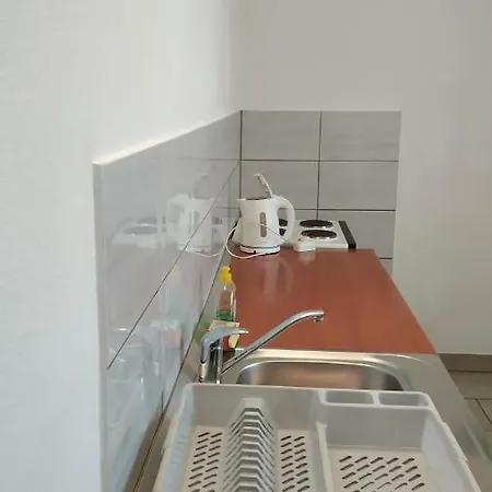 Danica Omis Apartamento *